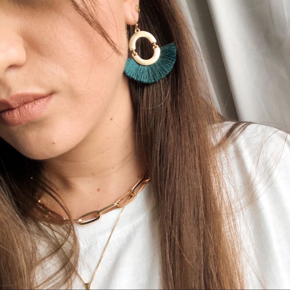 TASSEL EARRING - Picture 3 of 8